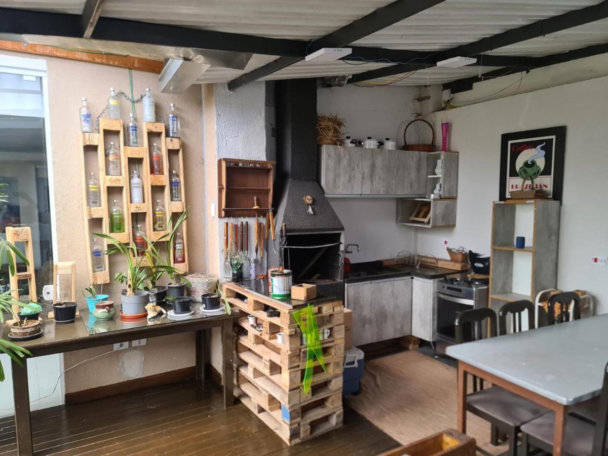 Hostel Ajbj Turismo Κουριτίμπα Εξωτερικό φωτογραφία